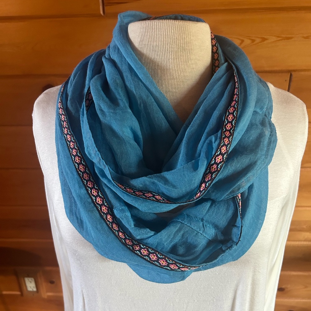 Infinity Scarf - Picture 1 of 5